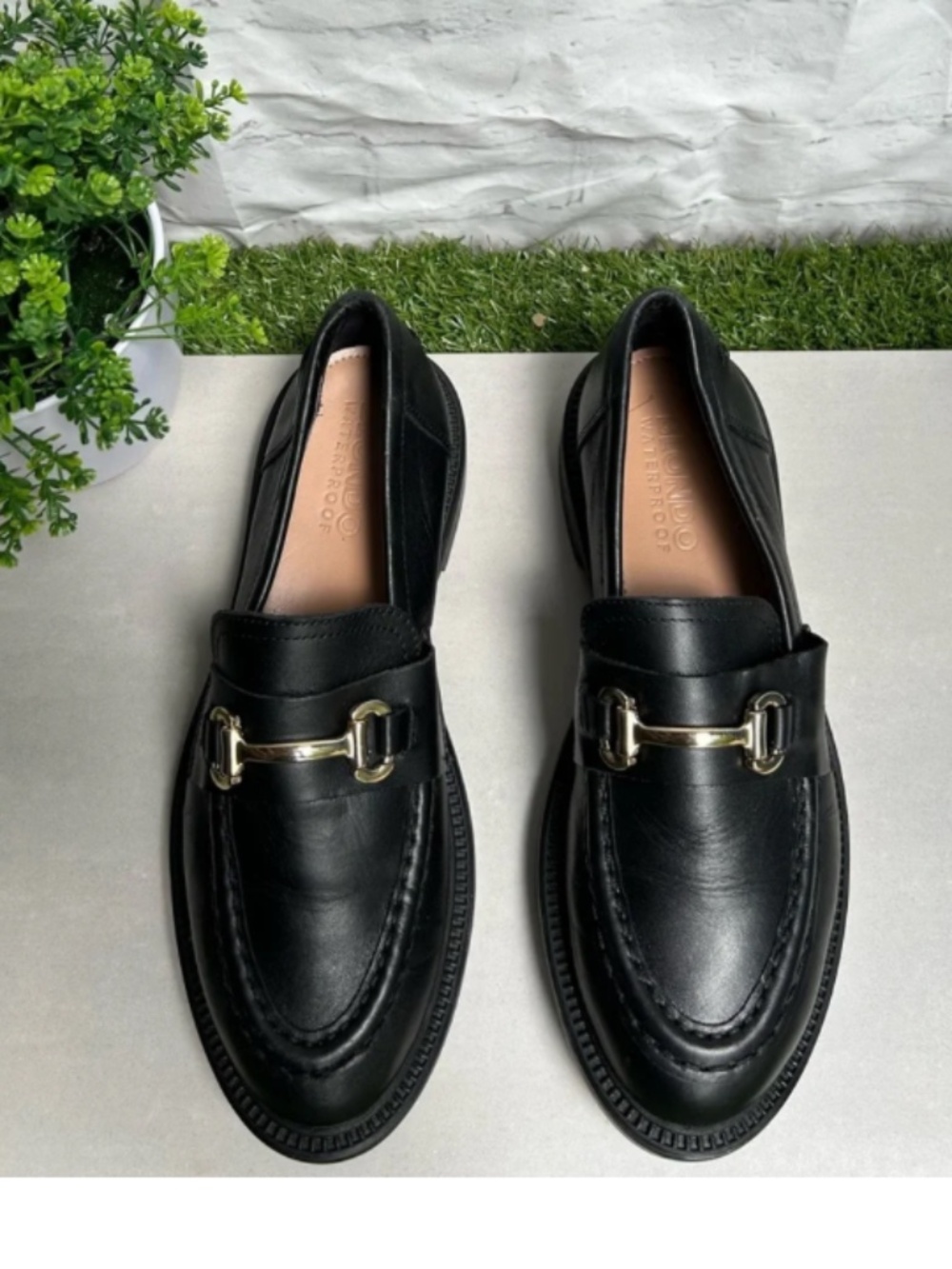 Like new Blondo Hire womens 9 genuine leather black penny loafers - Picture 3 of 9